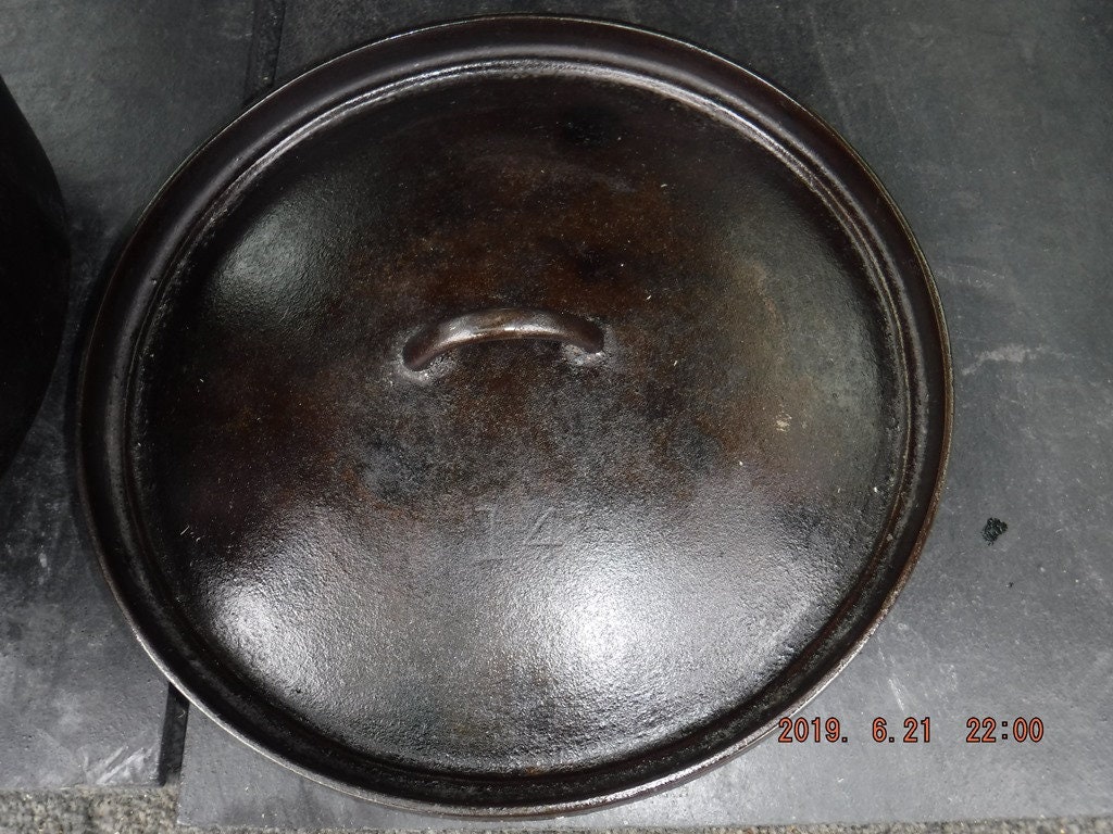 Three legged Dutch Oven 24 Quarts Pure Cast Iron