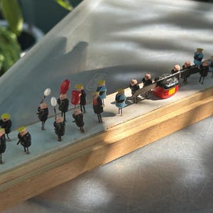 Japanese Boxed Display Art Tiny Dolls Daimyo-Gyoretsu Daimyo Procession