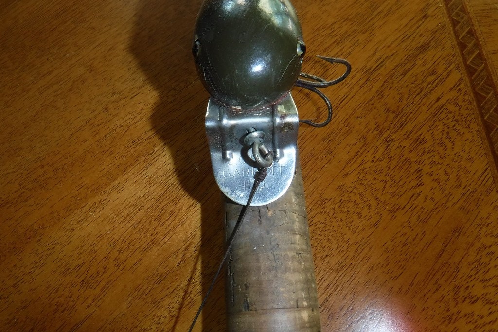 Ancien C.C.B. Leurre de pêche en bois Garret IND Dingbat