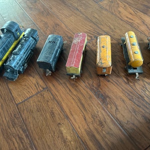 Lionel lines 2 locomotives 1684 027 Diesel Switcher 610 and 1689T Tender 603 Pullman Shell 1680 Baby Ruth 1679 RR 1682