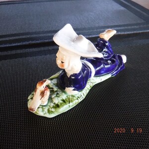 Dave Grossman Designs Nun smelling flowers 1971