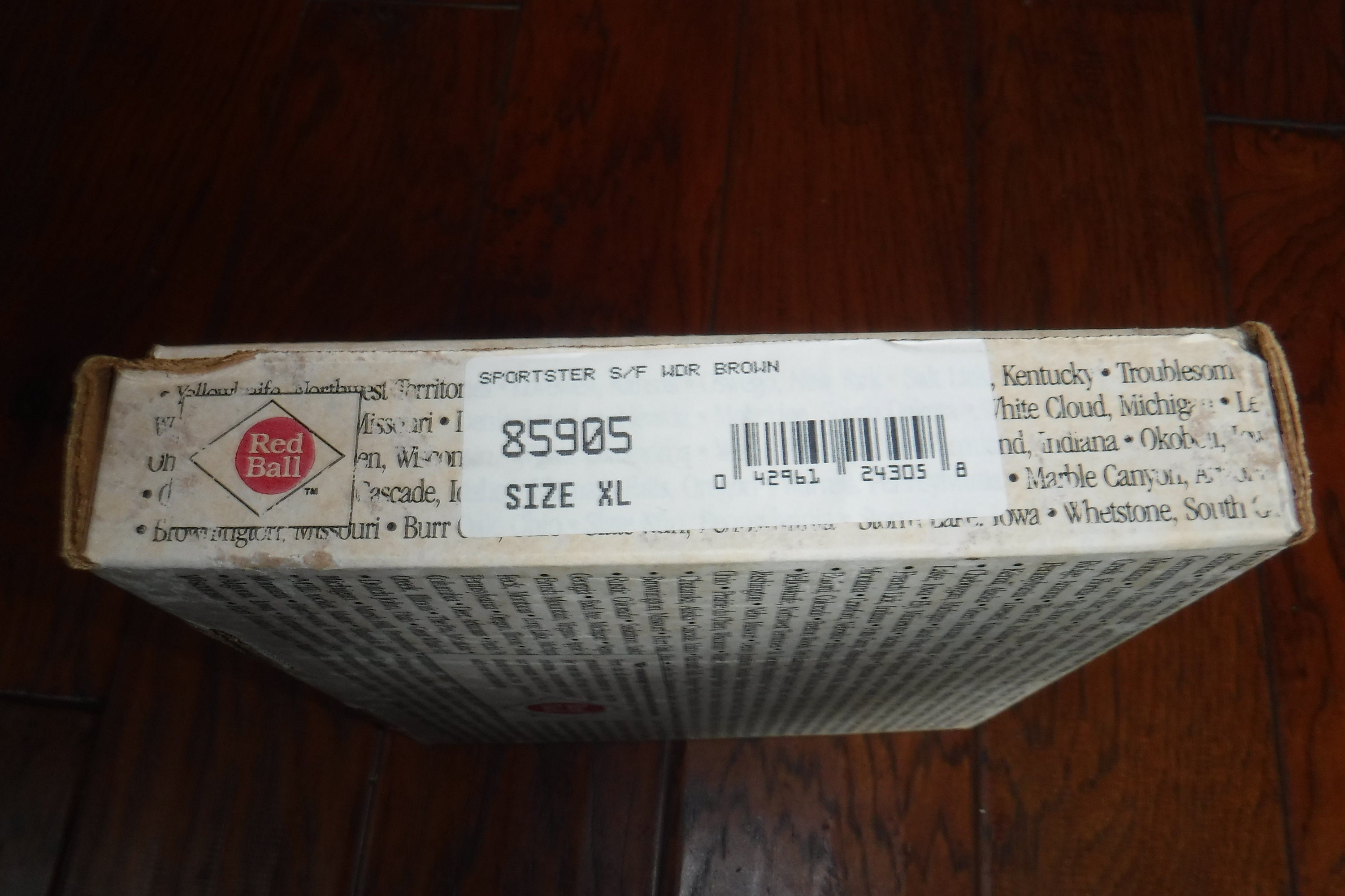 Sur Fond Blanc Une Bouteille Deau Minérale Isolée Faite De PNG , Pureté