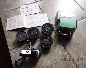 Vintage Shimano FX-II Closed Face Fishing Reel 