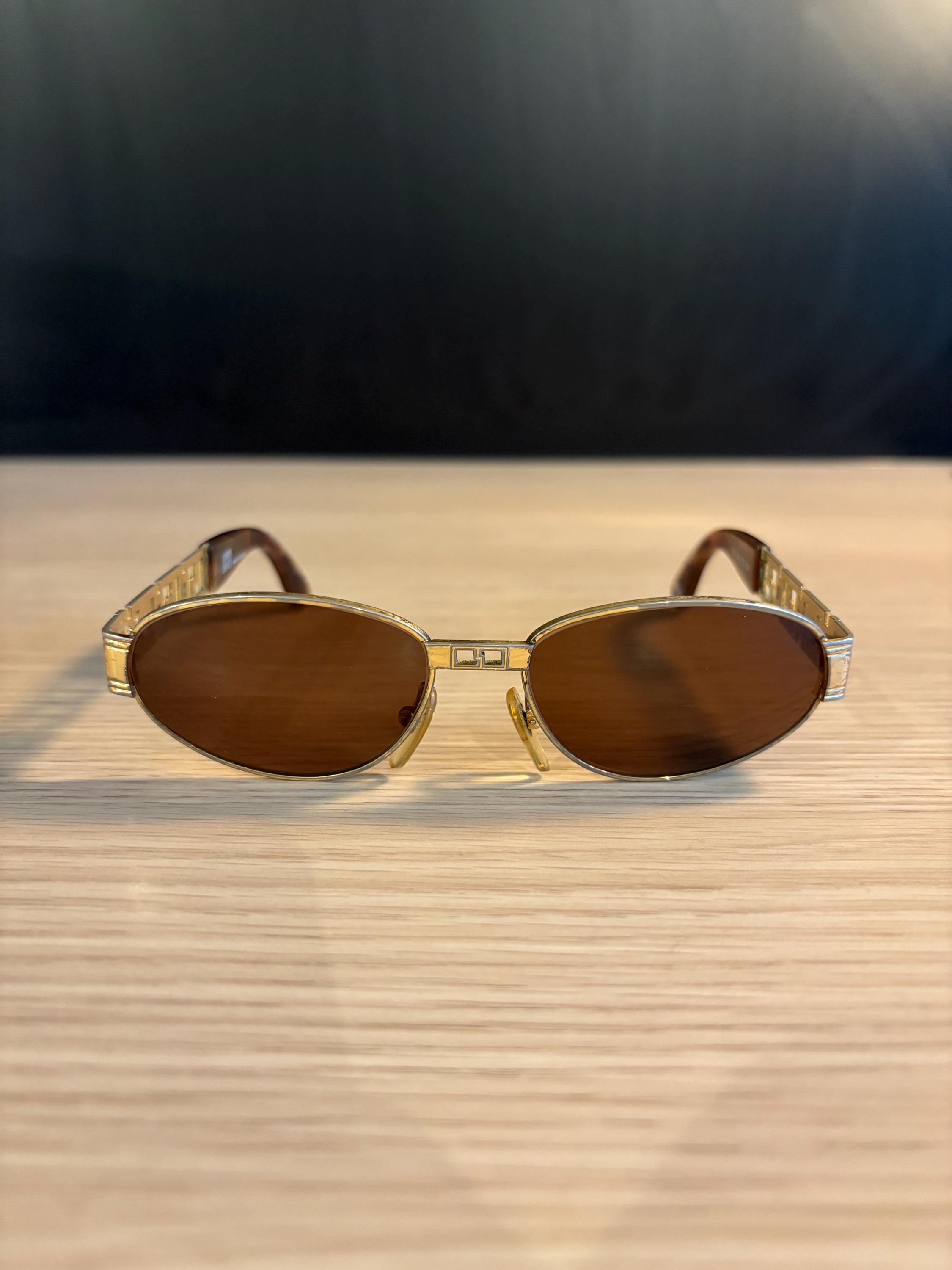 Rare Versace (4318 5203/13 medusa gold/brown gradient sunglasses Gianni Versace - medusa S68 – calistavintage main image 3
