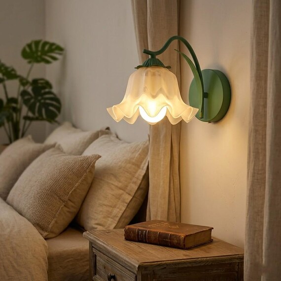 French Vintage Wall Lamp, Flower Wall Sconce, Romantic Bedroom Lighting, Parisian Decor, Cozy Wall Light, Bedside Wall Lamp