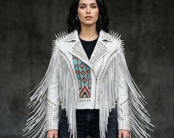 Veste en cuir faite main, écusson perlé, clous, pointes, franges, streetwear motard