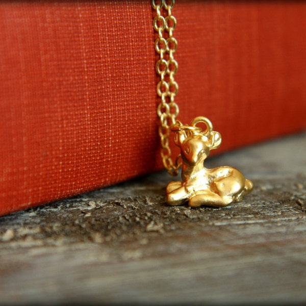 Sitting Fawn Necklace, Available in Silver and Gold, Woodland Animal, Baby Deer Necklace, Fawn Doe Forest Nature