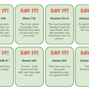 Peut inclure: Cartes avec des citations religieuses. Chaque carte a un fond vert clair avec les mots "SAY IT!" dans une bulle rouge. Les cartes contiennent des citations de Moïse, Abraham, Genèse et Exode.