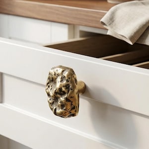 Organische rock-form messing knop | Handgemaakte sculpturale hardware, set van 2