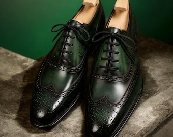 Zapato Oxford de cuero verde patinado bicolor hecho a mano a medida para hombre.