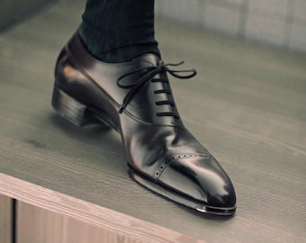 Bespoke Men's Handmade Black Leather Oxford Wingtip lace up shoe.