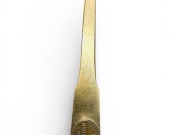 Abrecartas antiguo de latón – First National Bank, Wallingford, Connecticut – 1881–1921