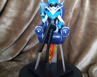 Queen Deltarune Figure – Handmade Fan Art Collectible | 3D Printed Queen Statue