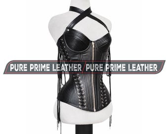 Top corsetto da donna in pelle nera, vestibilità personalizzata, con allacciatura in vita e cerniera frontale.
