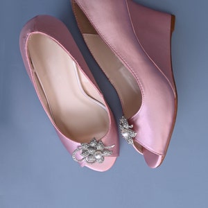 Licht roze wig bruiloft hakken, Blush bruids hakken, Blush wig schoenen, Crystal Flower trouwschoenen, bling bruids trouwschoenen,