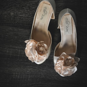 Flower Bride Shoes, Ivory Wedding Shoes, Custom Bridal Shoes, Unique Wedding Heels, Block Heel Wedding Shoes, Low Heel Bride Shoes