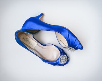 Iets blauwe trouwschoenen, blauwe bruids hakken, eenvoudige bruidsschoenen, koningsblauwe trouwschoenen, lage hak trouwschoenen, blauwe schoenen voor bruid
