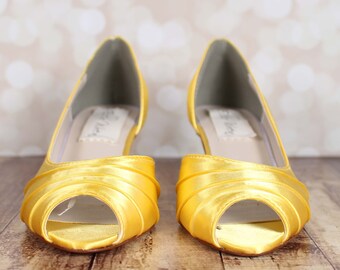 yellow pumps for wedding