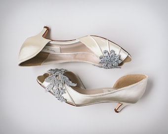 Unique Bridal Shoes, Ivory Wedding Shoes, Ivory Bridal Heels, Custom Wedding Shoes, Lace Flower Wedding Shoes, Handmade Bridal Shoes