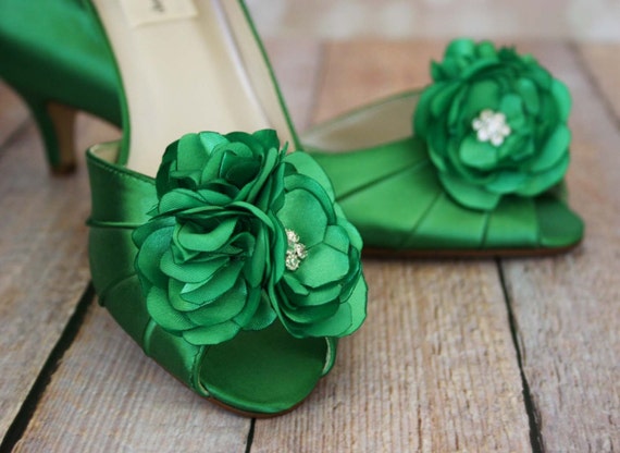 emerald green kitten heel shoes
