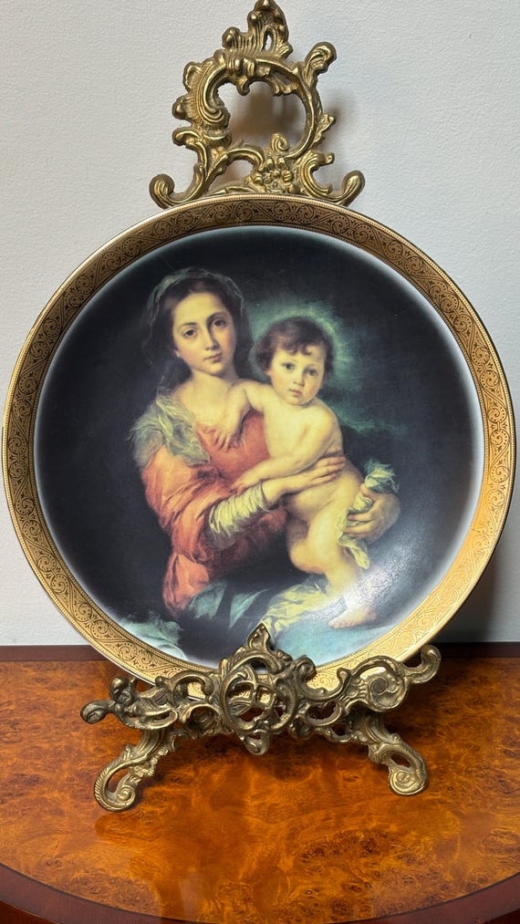 Limoges Porcelain Madonna and Child Cabinet Plate, France, Late 20th Century