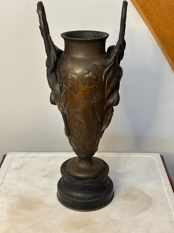 Art Nouveau Bronze Figural Urn French Style Women Handle Antique Vase Circa 1895-1915