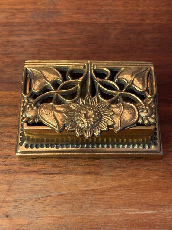 Antique Cast Brass Double Inkwell Art Nouveau Desk Accessory Circa 1890-1910