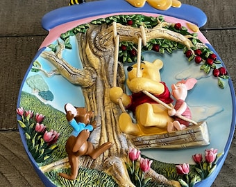 Winnie the Pooh Plate, Pooh's Picnic Plate, Winnie the Pooh 8 Inch