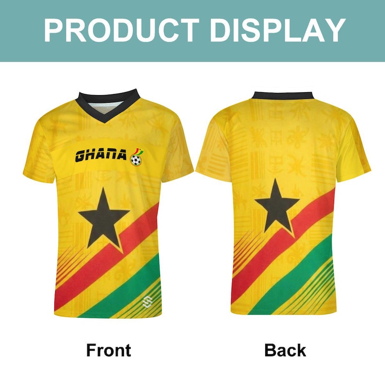 Pu&ograve; includere: Maglia da calcio gialla del Ghana con dettagli neri, con una stella nera e la scritta "Ghana". Vengono mostrate le viste anteriore e posteriore della maglia, evidenziando il design e i colori.