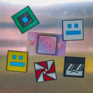 Personalisierter Geometry Dash Würfel-Schlüsselanhänger oder Magnet – 3D-gedrucktes Symbol (62 mm) – Das perfekte Geschenk für Gamer Bild 4