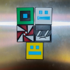 Personalisierter Geometry Dash Würfel-Schlüsselanhänger oder Magnet – 3D-gedrucktes Symbol (62 mm) – Das perfekte Geschenk für Gamer Bild 3