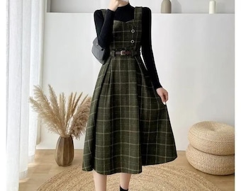 Élégante robe midi à carreaux marron avec une ceinture, avec une coupe trapèze intemporelle — parfaite pour un style automne-hiver, conception personnalisée.