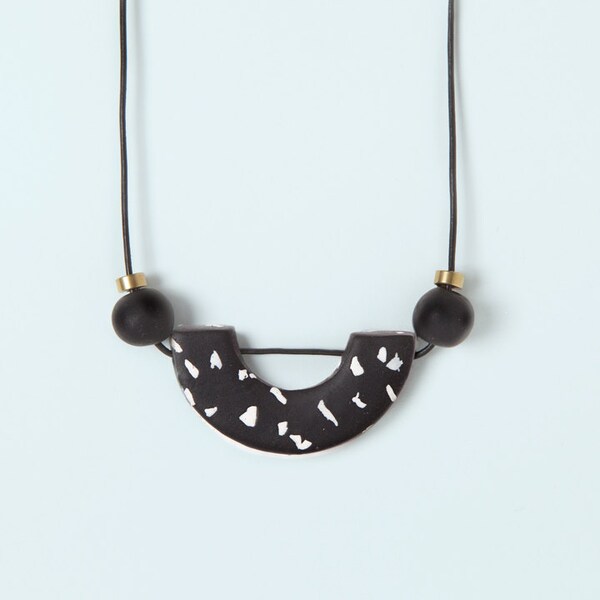 Necklace by Depeapa Materia#03 -Black marble