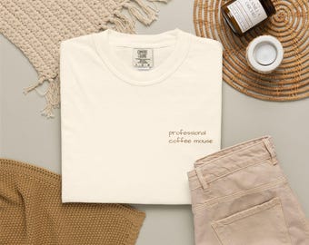 T-Shirt mit minimalistischem Kaffeemaus-Logo | Kleiner Brustbereich