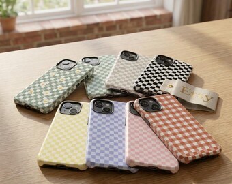Gingham-Handyhülle in 8 Farben | Gänseblümchenmuster-Hülle für iPhone 16, 15, 14 und 13 | Robuste Hülle mit Pastellkaromuster für Samsung S24 und Pixel 9 (Geschenkidee)
