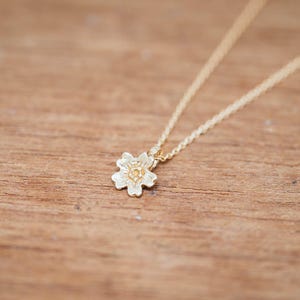 18k 桜ペンダント - 桜 - 日本のジュエリー - 日本の花 - オプションのチェーン - ペンダントとチェーンのセット - エシカルゴールド