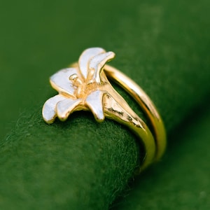 Lily ring - adjustable ring - flower - classic design - gold and silver - Japanese ring - hypoallergenic - For her