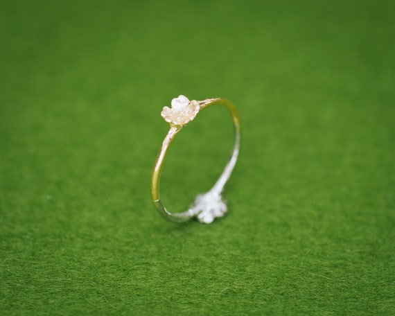 Sakura Cherry Blossom 18K Gold pendant (with optional chain) - Atelier  Shinji Ginza