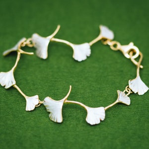 Gingko bracelet - Ginkgo jewelry - leaf bracelet - Japanese design - Lobster clasp bracelet - Gift for her Symbolic design Anniversary gift