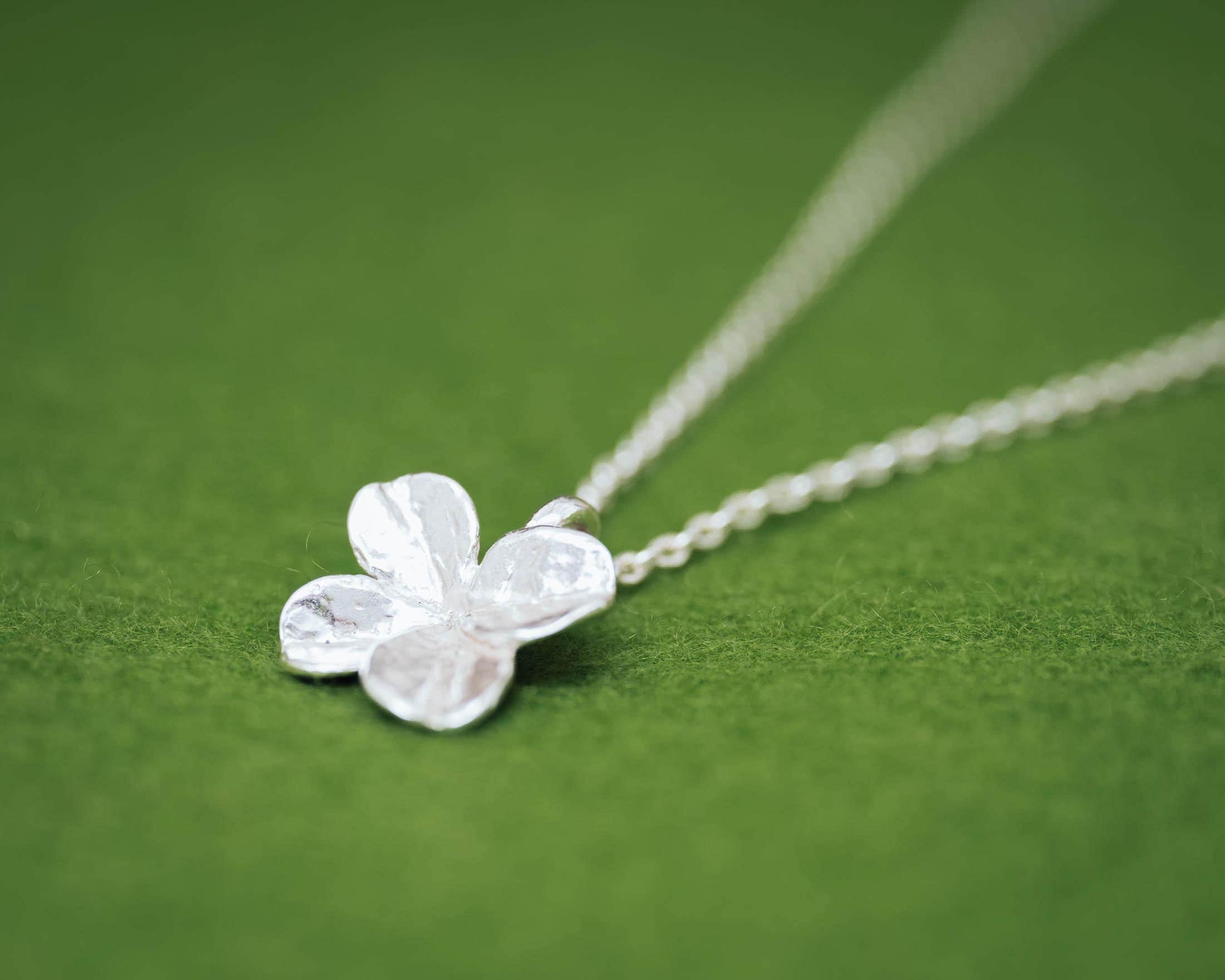 Clover様ジャンクジャーナルnature 【no.158】 Gold or Silver Four Leaf Clover Necklace - Pendant and Chain