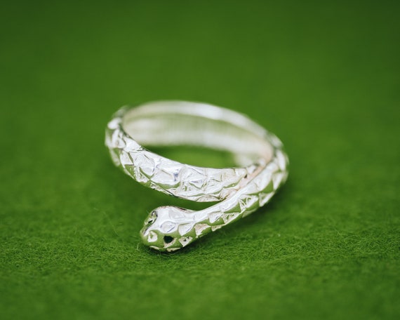 Ring b/g Snake Design in Diamond - Jade Jewellery