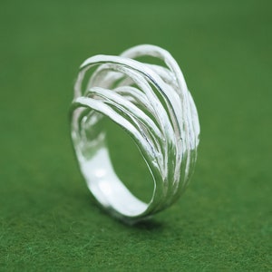 Japanese silver ring - Linear texture ring - Adjustable design - Branch nature motif