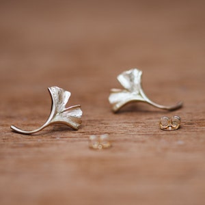 18K Solid Gold - Gingko mini earrings - Ginkgo jewelry - Made in Japan - Gingko leaf - Gingko jewelry - Autumn leaf - ethical gold