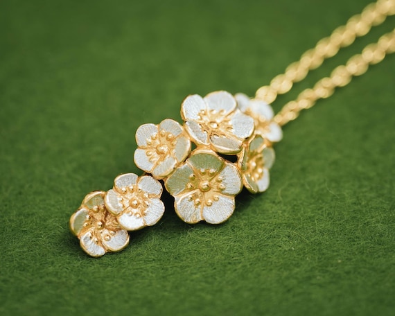 金色の花デザイン ネックレス（Vintage カービング フラワー