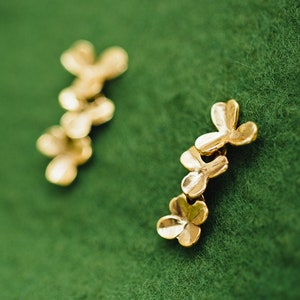 Quadrifoglio, orecchini d'oro, tre foglie, trifoglio, design sottile, ipoallergenico, forato, a clip, orecchini, immagine 4