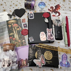 Witchy Reader Gift Set | Curated Cottagecore Book Lover Collection | Dark Academia Reading Accessories | Magical Reader Gift imagem 2