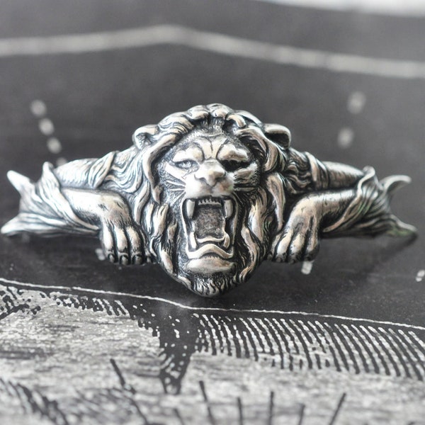 Embellissement de manchette avec lion, estampage en laiton, finition argent sterling