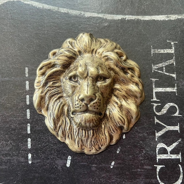 King of the Jungle Brass Lion in Brass Ox finish, 43mm x 47mm