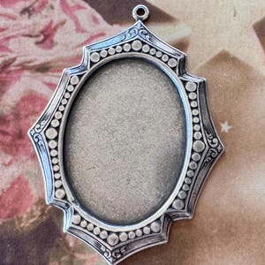 Stone Setting Pendant, Brass Stampings, Sterling Silver Finish, 23 x 33mm bezel