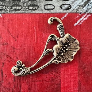 Art Nouveau Floral Brass Stamping, Jewelry Component for Vintage-Inspired Designs, Brass Ox